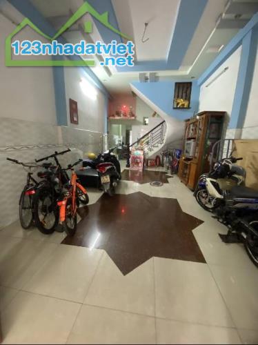 NHÀ HẺM Ô TÔ THÔNG - GIÁP QUẬN 6- TÂN PHÚ - 3 TẦNG - 72M2- NHỈNH 5Tỷ., - 2