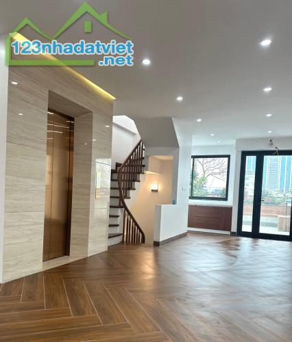 Hoà Bình 3 (Minh Khai), Gara ô tô, dt 75m x 7 tầng TM, 5m mặt, Giá 17,8 tỷ. LH 0906556885 - 1