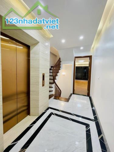 Hoà Bình 3 (Minh Khai), Gara ô tô, dt 75m x 7 tầng TM, 5m mặt, Giá 17,8 tỷ. LH 0906556885 - 2