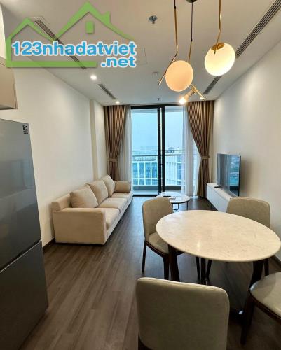 Cho thuê căn hộ Vinhomes Riverside tầng cao, 65m2 2PN Full đồ giá 15tr. - 2