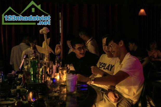 Cần Sang Nhượng Quán Cocktail Bar Siêu Đẹp Ở Hoàn Kiếm Hà Nội khu vực siêu đẹp phố cổ ăn - 3