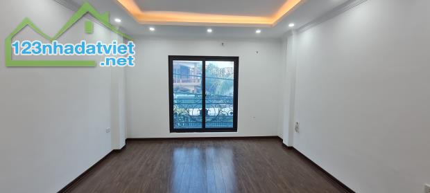 Bán nhà riêng Quang Tiến, Đại Mỗ 31m2*5Tầng hiện đại. Ngõ thoáng tiện Ôtô. 350m đến Vincom - 2