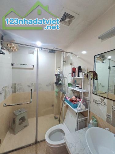 Bán nhà phố Lạc Long Quân,diện tích 100m2,giá 16 tỷ - 4