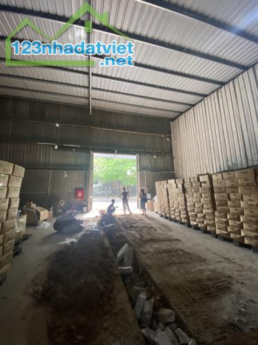 Cho thuê kho 1000m tại Thanh Trì, cont vào kho, trần cao có điện 3f, có xuất VAT giá rẻ
