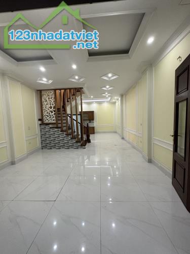 (Siêu phẩm) Nhà đẹp 54m2 x 5 tầng cách mặt phố và bãi ô tô 30m tại Nguyễn Đổng Chi - 9,8 - 3