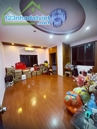 Diện tích 74m2*5 tầng, Mt rộng, Sổ đẹp giá Tốt, Giang Văn Minh - Ba Đình - Cần Bán Gấp - 2