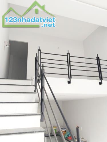 Hàng Thơm nhà Liên khu 4-5 gần chợ Bình Thành HXH 40m2,2 Tầng Nhỉnh 2 tỷ - 1