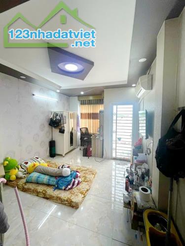 Bán nhà 3 lầu hẻm 4m đường Âu Dương Lân Phường 3 Quận 8 - 4