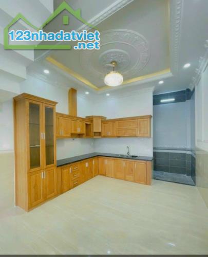 **9.5TỶ QUẬN 5 -1CĂN RA MẶT TIỀN NGUYỄN CHÍ THANH XE TẢI ĐỔ CỬA-58M-2TẦNG HOÀN CÔNG ĐỦ - 1