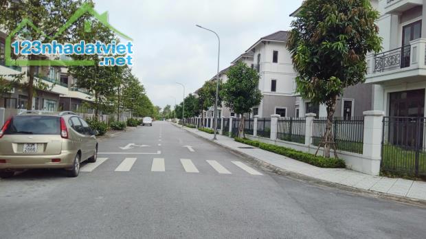 Bán căn  biệt thự Đơn  Lập đẹp nhất dự án Centa City - 1