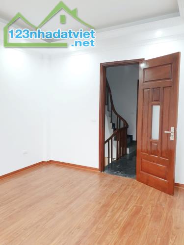 QUÁ RẺ - NHÀ VĨNH QUỲNH 58M2 MỚI CỨNG - 2 THOÁNG - NGÕ THÔNG - 50M Ô TÔ TRÁNH - GẦN 5 TỶ - 2