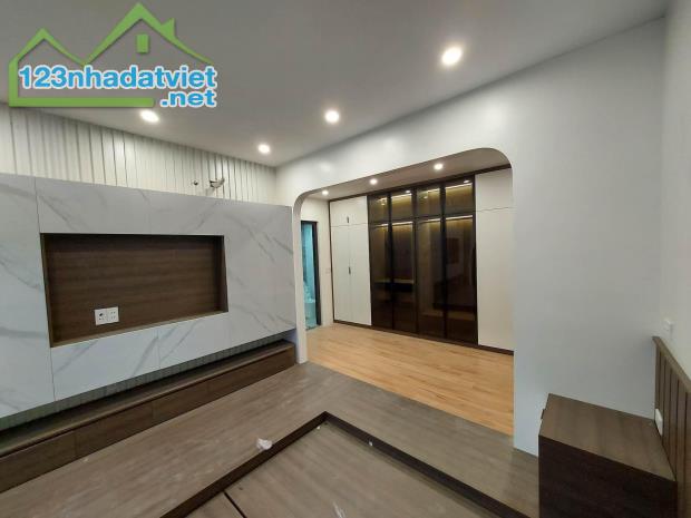 BÁN NHÀ GIÁP BÁT, HOÀNG MAI ĐẸP NHƯ RESORT 5 SAO - Ở SƯỚNG - 42m x 5T - CHỈ 6 TỶ NHỈNH - 1