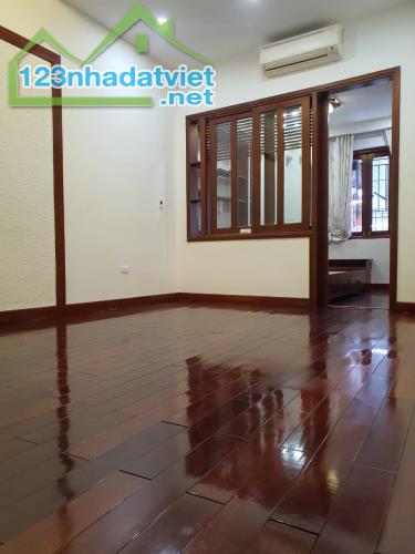 BÁN NHÀ TẬP THỂ VĂN MIẾU, ĐỐNG ĐA, 80M2 (SỔ 45M2),  2 THOÁNG, 3 NGỦ, 2WC, 3.6 TỶ.