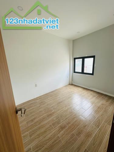 Bán nhà 1 trệt 1 lầu 35m2 SHR thổ cư (P. Quang Vinh) chỉ 1,7 tỉ - 1