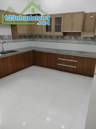 Bán nhà sát chợ Vườn Lài Q12, 60m2, 2L, 4 PN, N5m, Đường 4m giá chỉ 4.x tỷ - 2