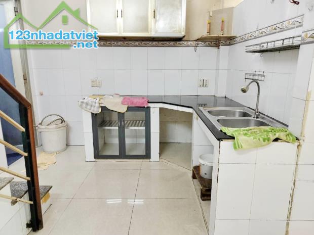 Bán nhà 3 lầu hẻm 3m đường Âu Dương Lân Phường 3 Quận 8 - 5