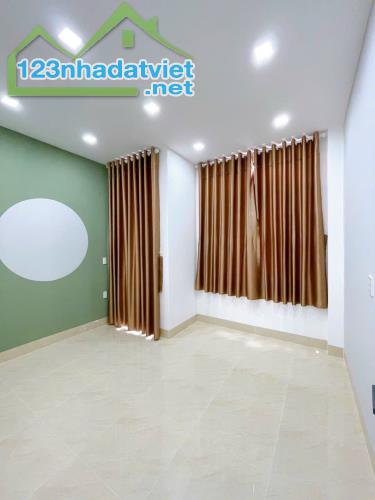 Bán nhà 2 lầu hẻm 9 phạm ngọc hưng thổ cư hoàn công 48m2 4pn lộ 4m ô tô tới nhà giá 3.3 tỷ - 3