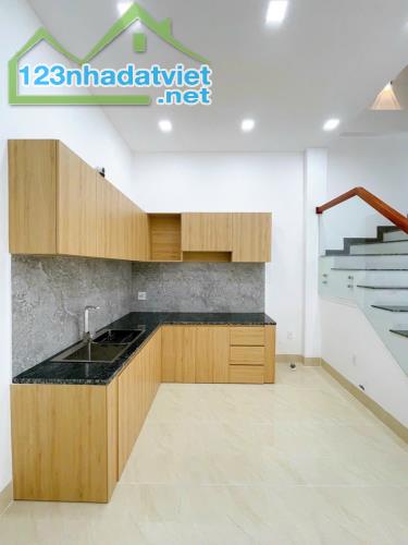 Bán nhà 2 lầu hẻm 9 phạm ngọc hưng thổ cư hoàn công 48m2 4pn lộ 4m ô tô tới nhà giá 3.3 tỷ - 5