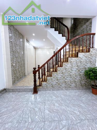 Bán nhà phố Trương Định, Hoàng Mai 40m, 4 tầng. Giá: 4.95 tỷ