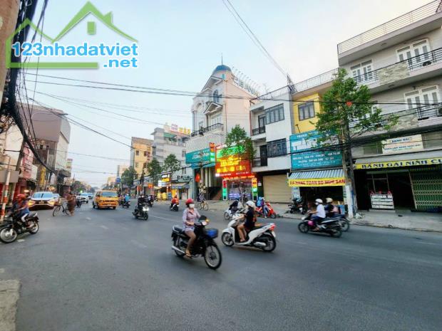 Bán nhà lầu Mặt Tiền Phạm Văn Thuận, đối diện chợ Tân Mai, giá đầu tư - 4