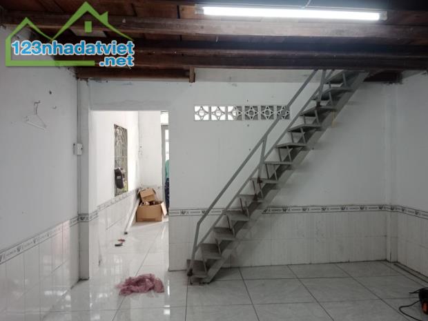 Bán nhà 1 sẹc Tô Ký ,Tân Xuân , 2Tx 52m2 . Giá chỉ  3.1 tỷ (TL) - 1