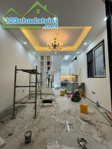 Bán nhà ngõ Cầu Giấy, 33m2 x 5T, giá chỉ 7 tỷ - 1