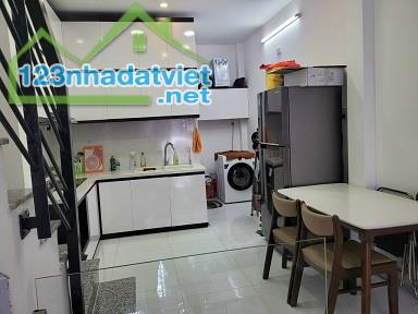 CHỦ ĐỊNH CƯ NƯỚC NGOÀI NÊN CẦN BÁN NHANH NHÀ 3 TẦNG MẶT TIỀN NGUYỄN THỊ MINH KHAI ĐOẠN - 3