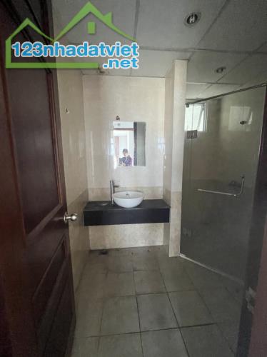 Cho thuê căn hộ Hoàng Anh Giai Việt Quận 8, Dt : 150 m2, 3PN, 2WC, Giá : 13 tr/th,
