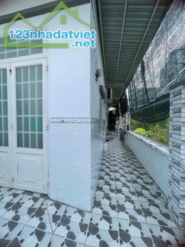 Bán dãy trọ An Phú Đông 9 Q12, 106m2, N6m, 120tr/năm giá giảm 4.x tỷ - 3