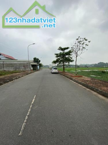 Chính chủ cần bán gấp lô đất 300m2 khu tái định cư Xuân Sơn, Sơn Tây - 1