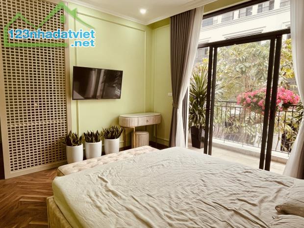 Cho thuê nguyên căn 4 phòng ngủ xịn xò tại Vinhomes Marina,, giá 40 triệu - 2