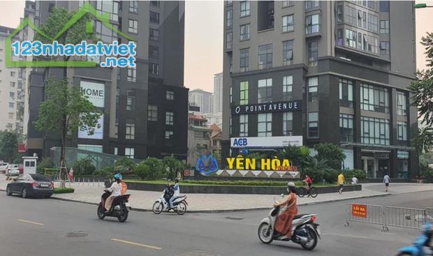 250m2 lô góc văn phòng cho thuê sẵn nội thất cơ bản tại Vũ Phạm Hàm, Cầu Giấy, Hà Nội