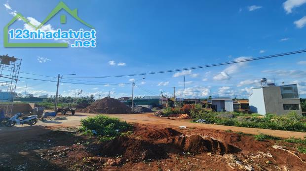 Bán đất đấu giá ngay ủy ban xã Phú Lộc - Krong Năng - 1