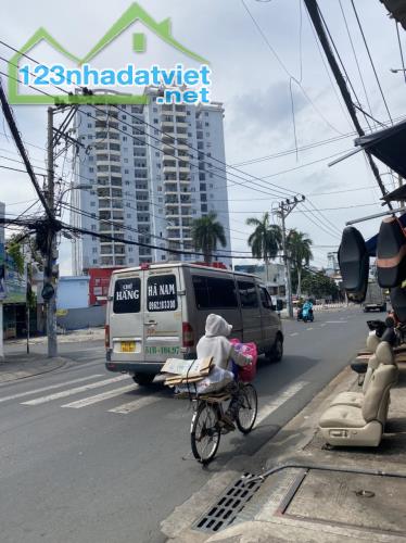 Bán nhà mặt tiền lô góc, có dòng tiền cho thuê 50 triệu/ tháng, Thoại Ngọc Hầu,Tân Phú,