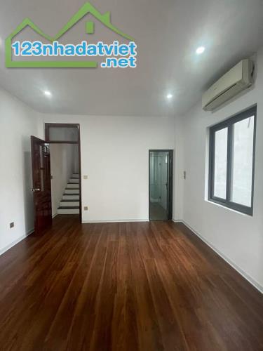 Bán nhà riêng ngõ 132 Cầu Giấy DT 33m x 5T. MT4.5m. Giá 6.9 tỷ - 1