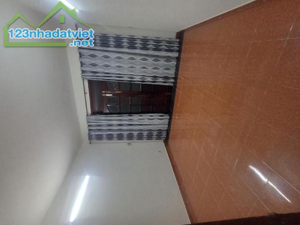 BÁN NHÀ Q7, LIỀN KỂ PHÚ MỸ HƯNG, DT: 62 M2, HẺM RỘNG, GIÁ RẺ - 3