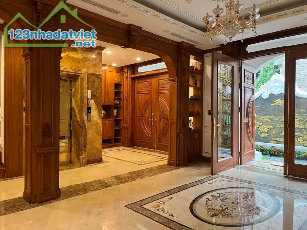 Bán siêu Biệt Thự nhà vườn Nguyễn Thị Định, Cầu Giấy. 238 m2 x 4T x Mt 35m Lô góc 2 thoáng - 4
