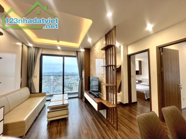Cho thuê căn hộ 2 ngủ lô góc xịn xò tại chung cư Hoàng Huy Commerce, giá 13 triệu - 5