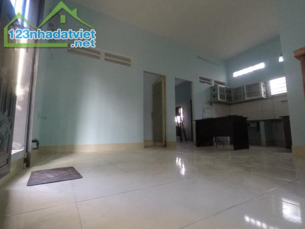 Bán Nhà C4 200m2 Dòng Tiền cho Thuê 72tr/N - 1