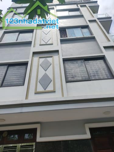 Bán nhà  Lê Văn Hiến, 55m2, lô góc, phân lô, ô tô, kinh doanh, nhỉnh 11tỷ.