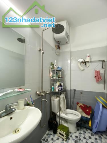 Nhà Đại Mỗ 36m2, 4 tầng, nhà dân xây, đủ công năng, tặng nội thất, oto đỗ cổng giá 4.65 tỷ - 5