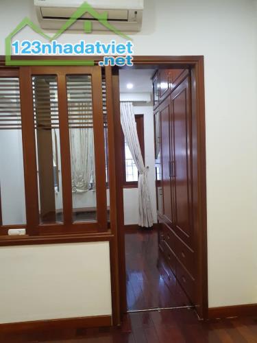 Bán nhà tầng 2 Vũ Trọng Phụng 60m2 , nhà đẹp 2 tỷ 18