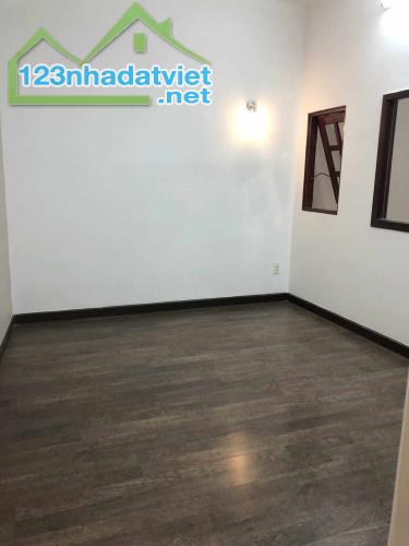 Nhà 2 Lầu - Xe Hơi Để Trong Nhà - 104m2 ( 7.5m x 17m ) - Tân Xuân - Hóc Môn. 4.4 Tỷ - 4