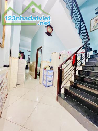 Nhà MTKD gần Trường THCS Võ Thành Trang ngay chợ Tân Hương 121m( 5.5 x22) 3 tầng chỉ 9.2tỷ - 3
