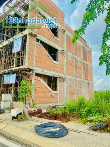 Đất tốt cho nhà đầu tư: 70-110m2 thổ cư. Vị trí đẹp Trần Văn Giàu chi tiết dưới tin - 3