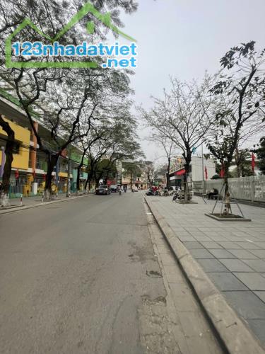 Bán nhà Hoàng Đạo Thành, Thanh Xuân, DT: 40/81m. Giá: 7.6 tỷ - ô tô tránh, kinh doanh