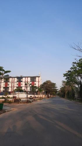 Nhà khu phân lô đường 9m thông ra Nguyễn Duy Trinh, diện tích 5 x17 =85m2, Phú Hữu, TP.