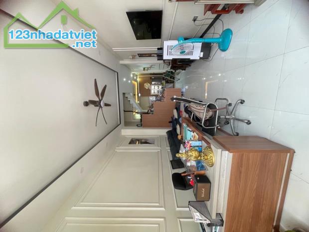 VỊ TRÍ KINH DOANH - ĐƯỜNG 8M THÔNG 1/ TÔ NGỌC VÂN QUẬN 12 - 84M2, 3 TẦNG - KHU PHÂN LÔ - 2