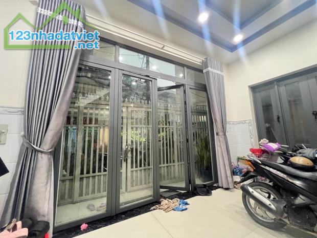 BÁN NHÀ ĐẶNG VĂN BI NGANG BỀ THẾ 5.9M, 3 TẦNG KIÊN CỐ  59M2 CHỈ NHỈNH 4 TỶ - 3