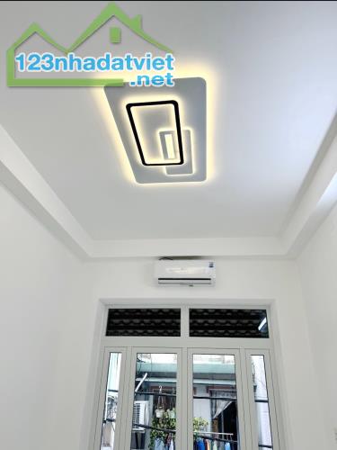 Nhà mới 4 tầng hẻm thông đường Nguyễn Chế Nghĩa P12Q8 - 1